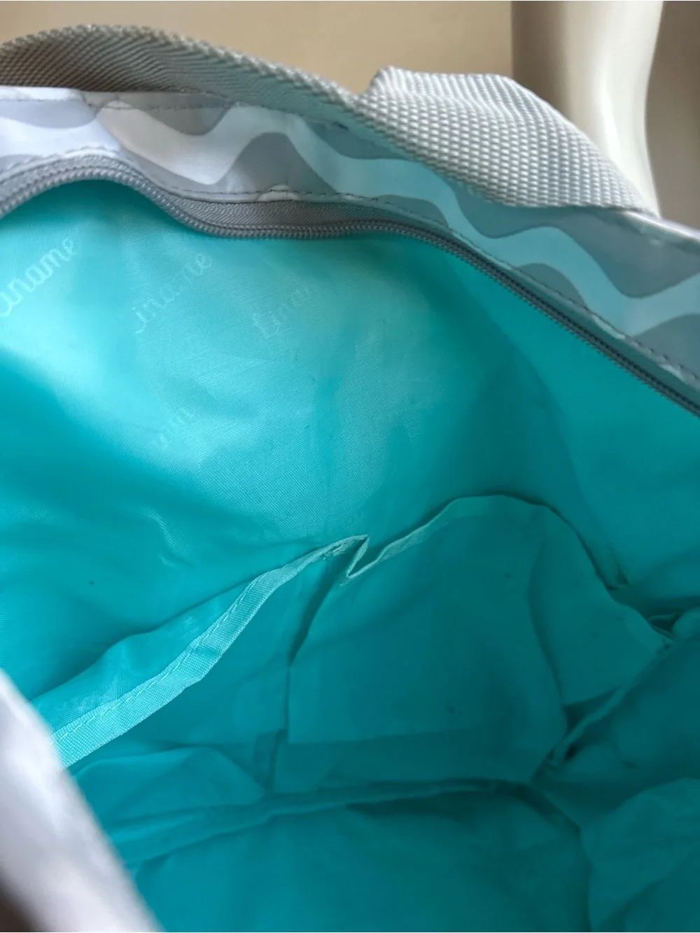 Lename Gray Wave-Print Crossbody Tote Bag with Teal Accent